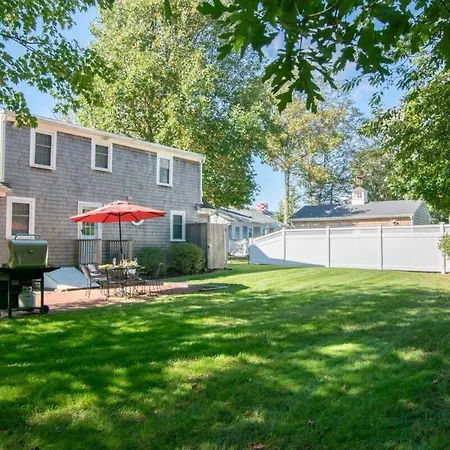 Quintessential Cape Directly On The Cape Cod Rail Dog Friendly Villa